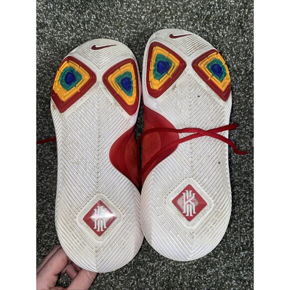 Athletic_Shoes